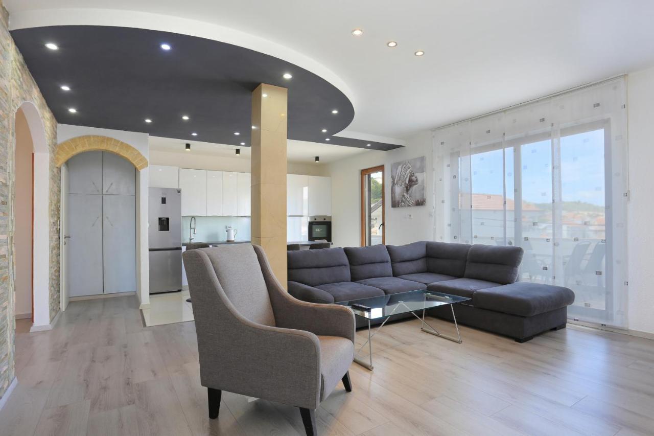Apartments With A Parking Space Mastrinka, Ciovo - 4324 Трогир Екстериор снимка