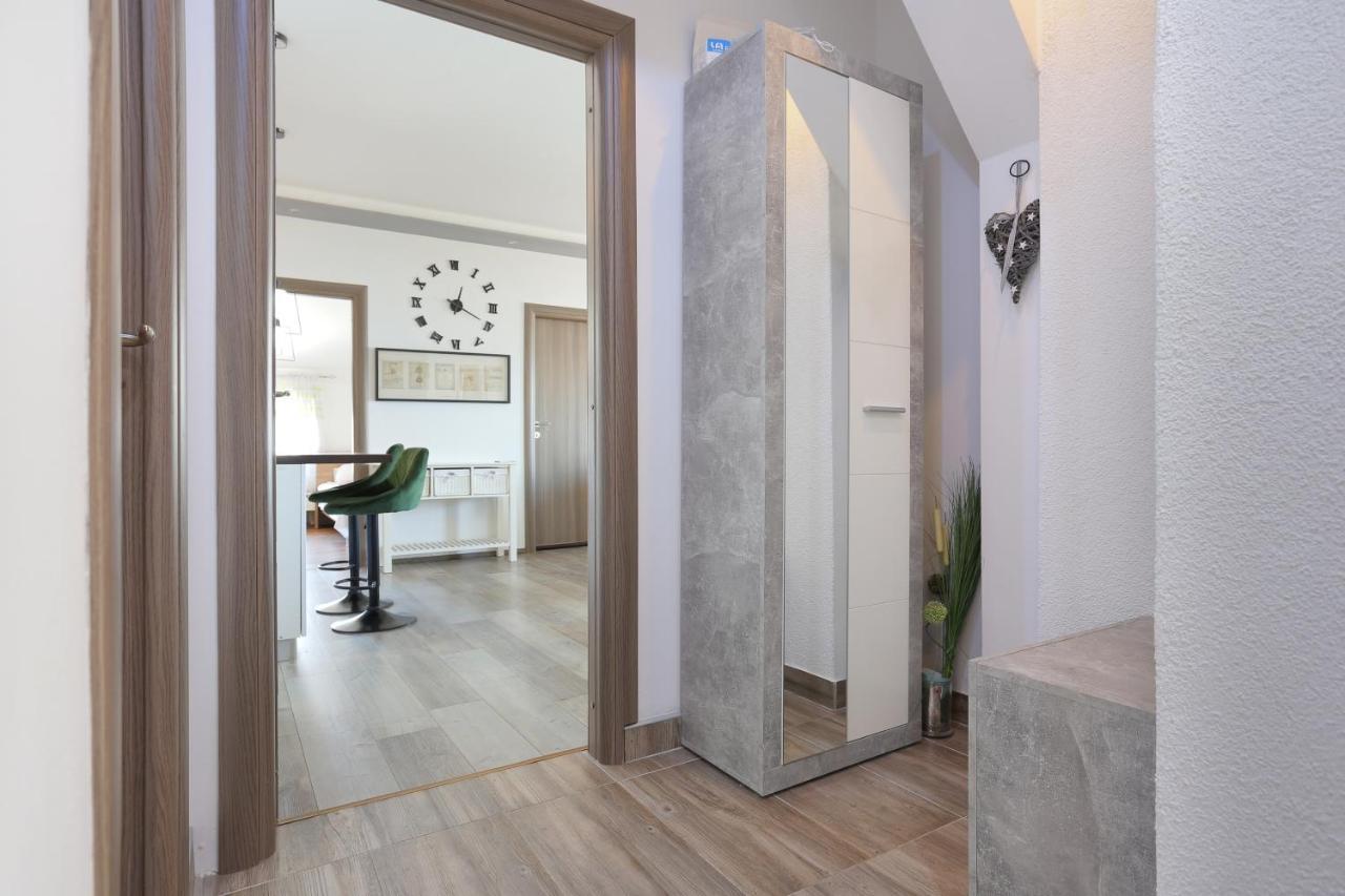 Apartments With A Parking Space Mastrinka, Ciovo - 4324 Трогир Екстериор снимка