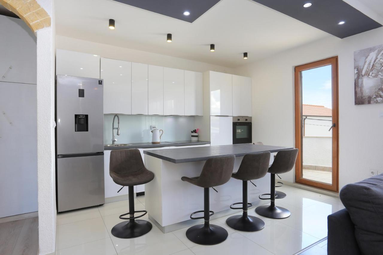 Apartments With A Parking Space Mastrinka, Ciovo - 4324 Трогир Екстериор снимка