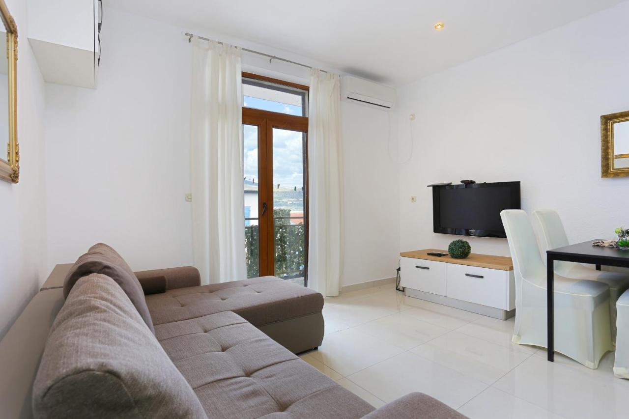 Apartments With A Parking Space Mastrinka, Ciovo - 4324 Трогир Екстериор снимка