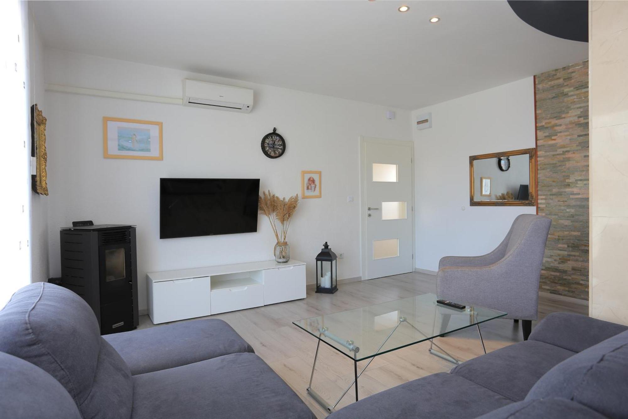 Apartments With A Parking Space Mastrinka, Ciovo - 4324 Трогир Стая снимка
