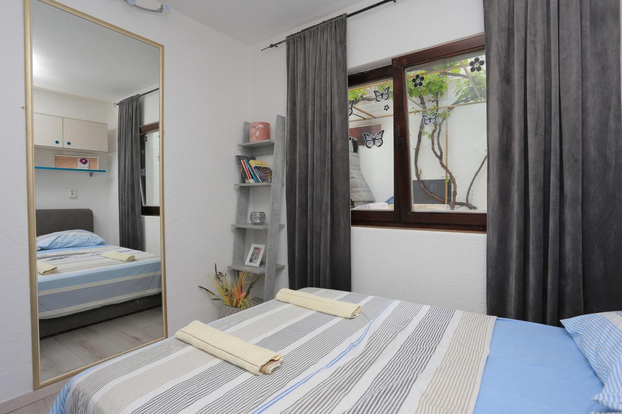 Apartments With A Parking Space Mastrinka, Ciovo - 4324 Трогир Стая снимка