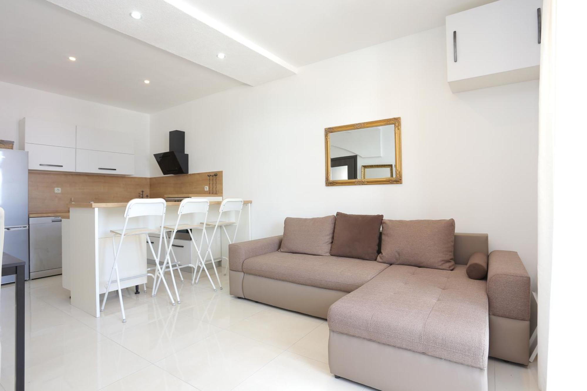 Apartments With A Parking Space Mastrinka, Ciovo - 4324 Трогир Стая снимка