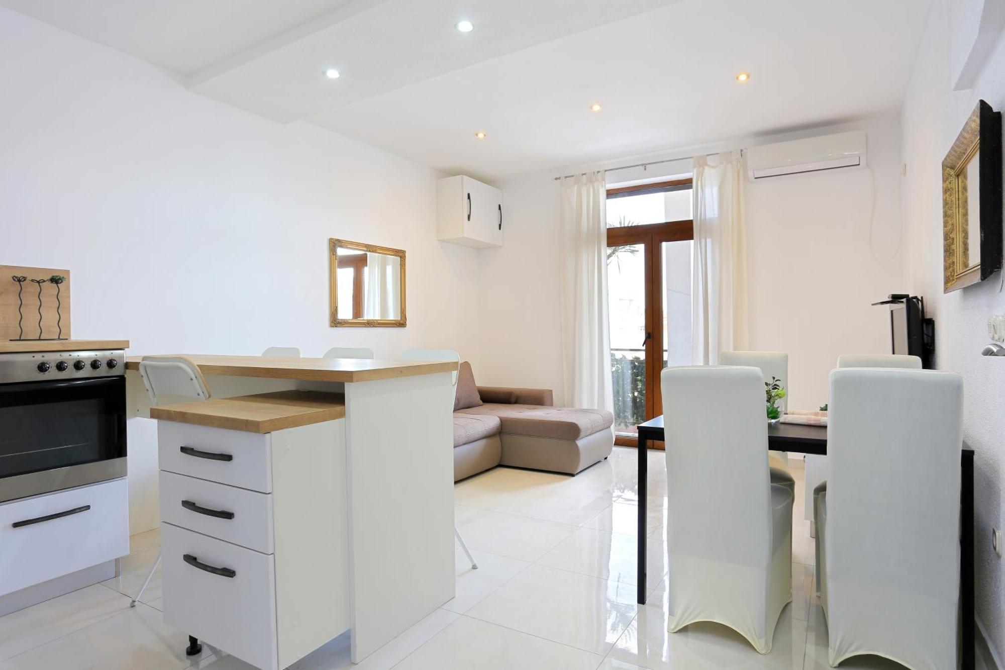Apartments With A Parking Space Mastrinka, Ciovo - 4324 Трогир Стая снимка