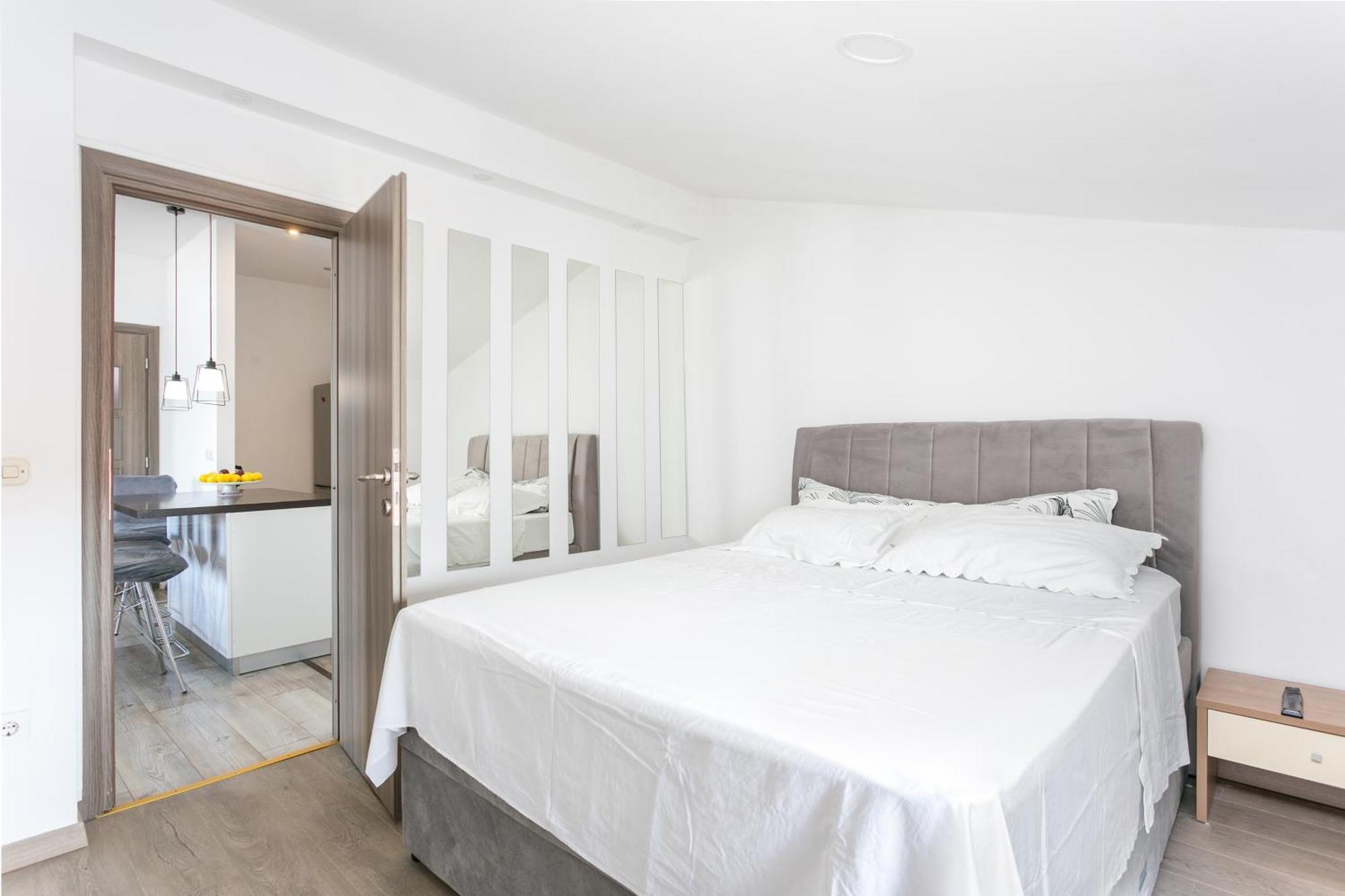 Apartments With A Parking Space Mastrinka, Ciovo - 4324 Трогир Екстериор снимка